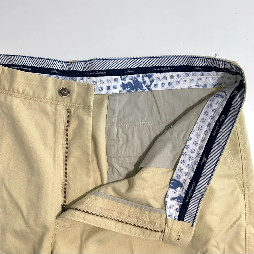 Tommy Bahama Men’s Chino Shorts Sz. 40 Pale Yellow / Beige Stretch Cotton Tencel